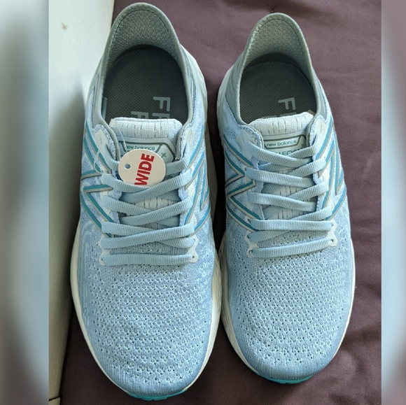 New Balance athletic shoes - Picture 3 of 3